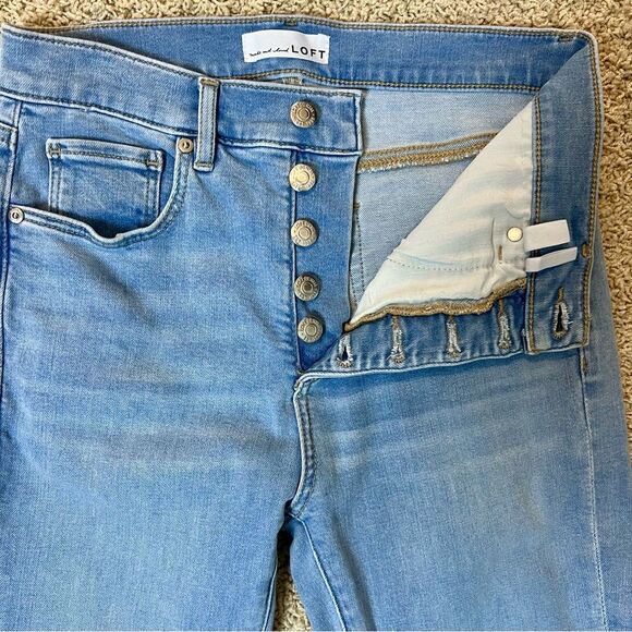LOFT Frayed Button Fly Skinny Jeans Raw Hem Light Blue Wash Size 2/26 - Picture 5 of 10